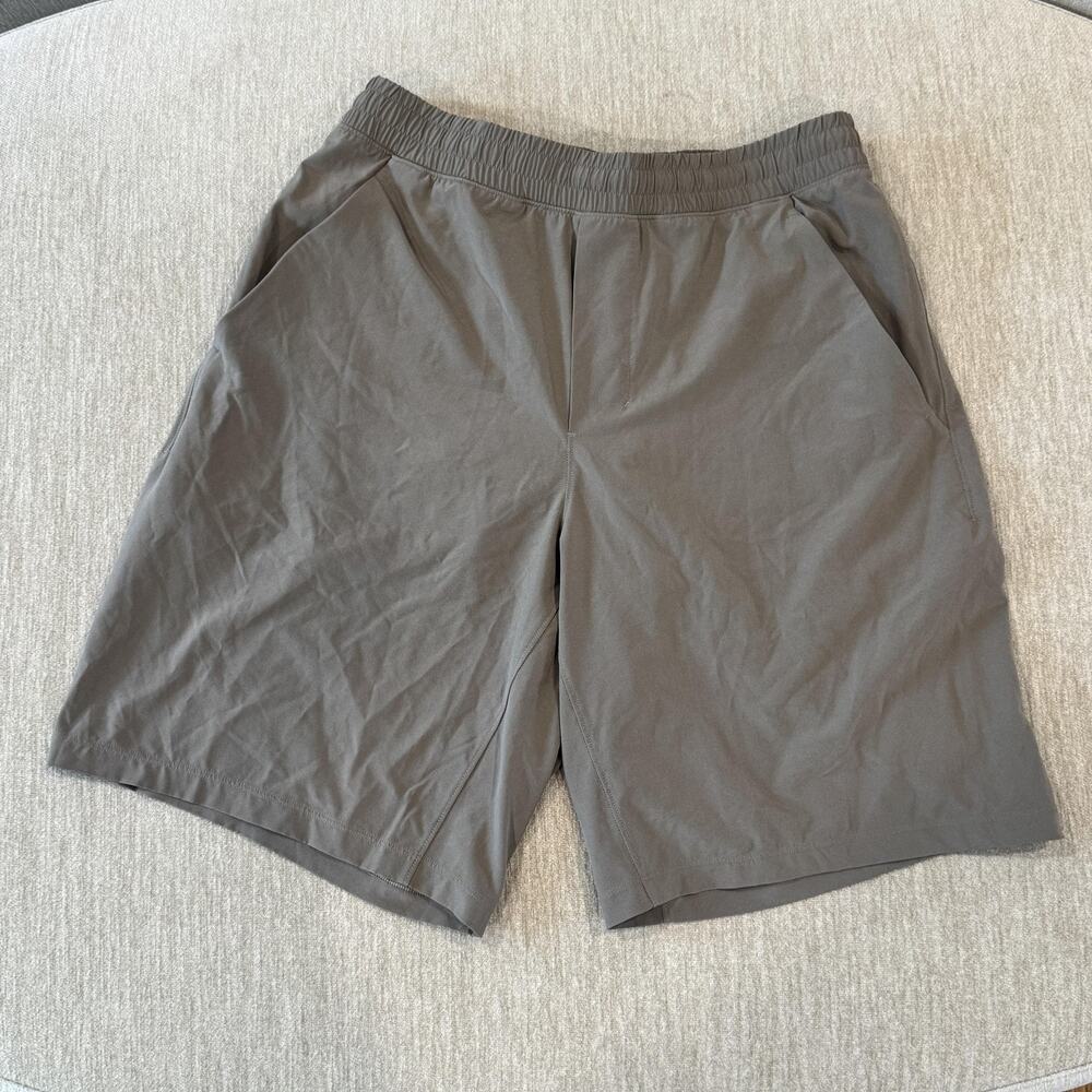 Lululemon Pace Breaker Shorts Mens Medium Gray Lined 9" Inseam Gym Running Train